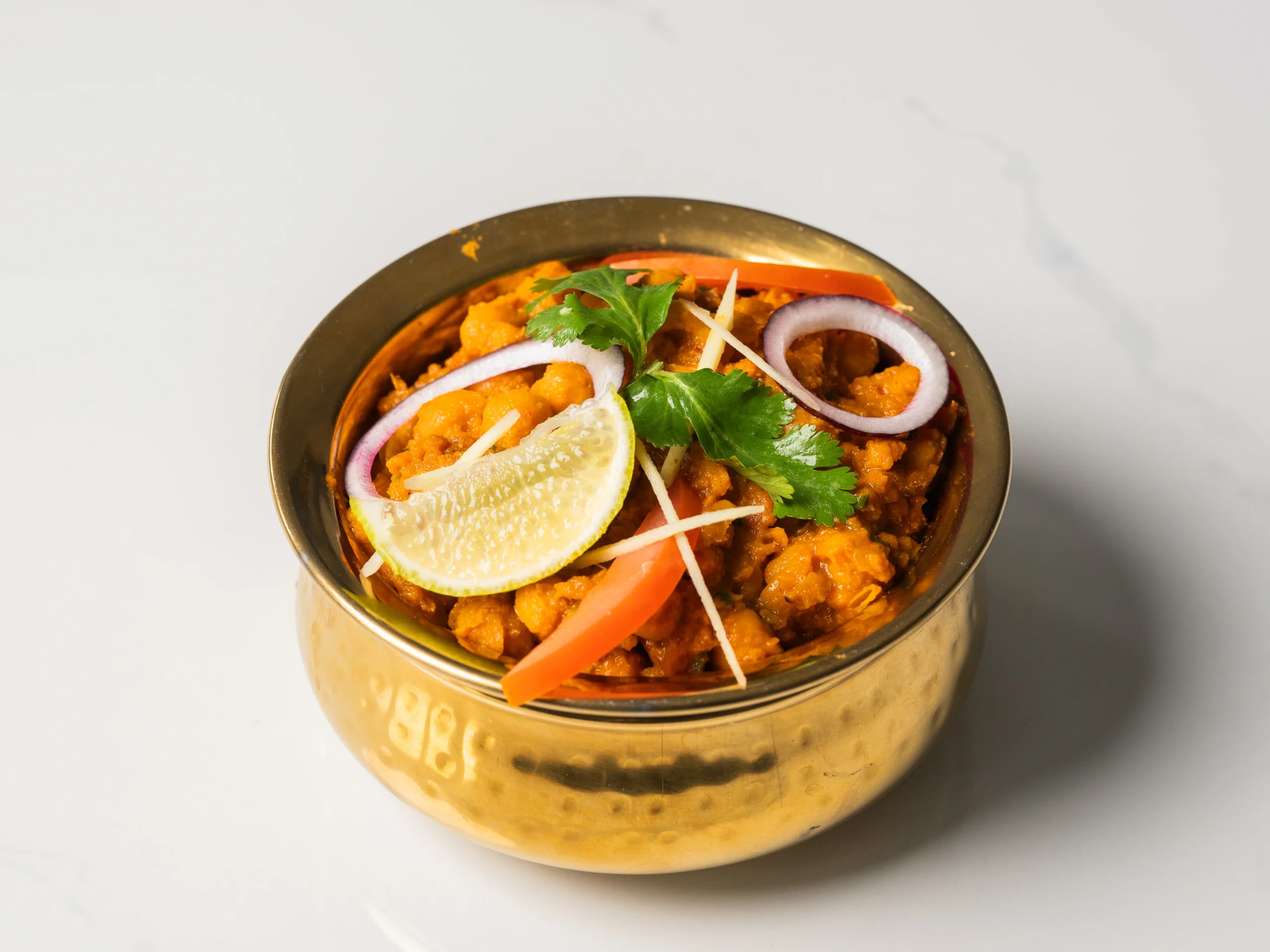 CHANA MASALA chickpea curry with spices Indian vegetarian curry served with naan in Den Haag CHANA MASALA chickpea curry with spices Indian vegetarian curry served with naan in Den Haag